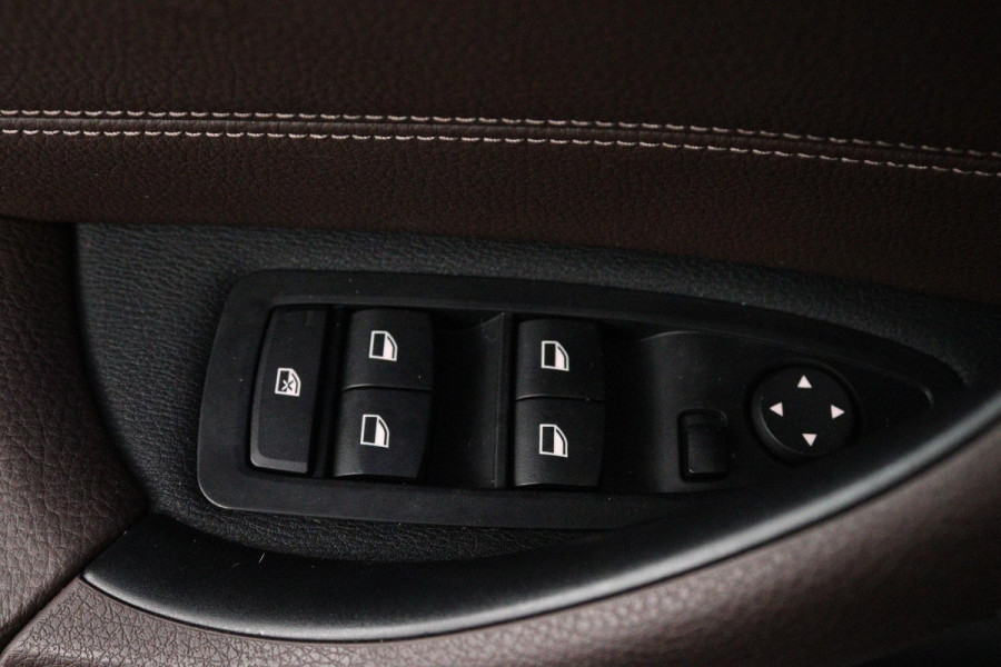 BMW X1 SDrive18i Business Edition (NAVIGATIE, STOELVERWARMING, HEAD-UP, SFEEVERLICHTING, 1e EIGENAAR, DEALER ONDERHOUDEN) BMW X1 SDrive18i Business Edition (NAVIGATIE, STOELVERWARMING, HEAD-UP, SFEEVERLICHTING, 1e EIGENAAR, DEALER ONDERHOUDEN)