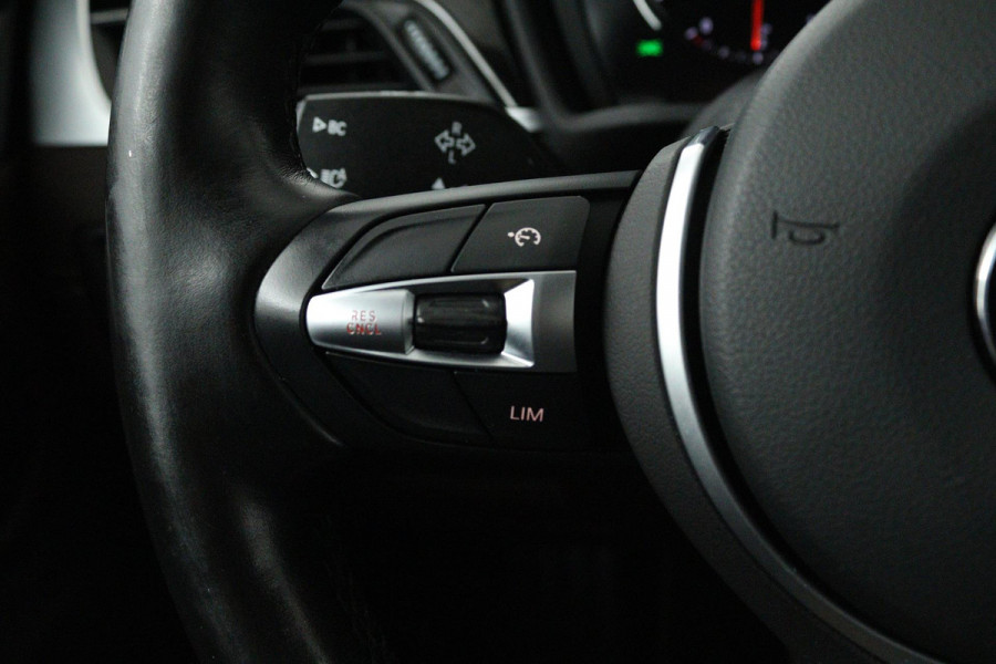 BMW X1 SDrive18i Business Edition (NAVIGATIE, STOELVERWARMING, HEAD-UP, SFEEVERLICHTING, 1e EIGENAAR, DEALER ONDERHOUDEN) BMW X1 SDrive18i Business Edition (NAVIGATIE, STOELVERWARMING, HEAD-UP, SFEEVERLICHTING, 1e EIGENAAR, DEALER ONDERHOUDEN)