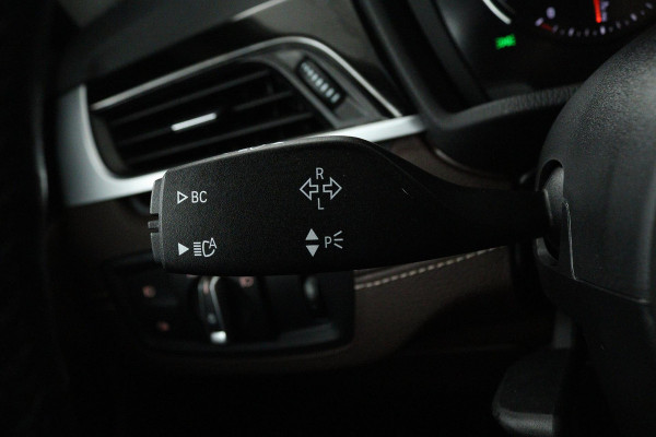 BMW X1 SDrive18i Business Edition (NAVIGATIE, STOELVERWARMING, HEAD-UP, SFEEVERLICHTING, 1e EIGENAAR, DEALER ONDERHOUDEN) BMW X1 SDrive18i Business Edition (NAVIGATIE, STOELVERWARMING, HEAD-UP, SFEEVERLICHTING, 1e EIGENAAR, DEALER ONDERHOUDEN)