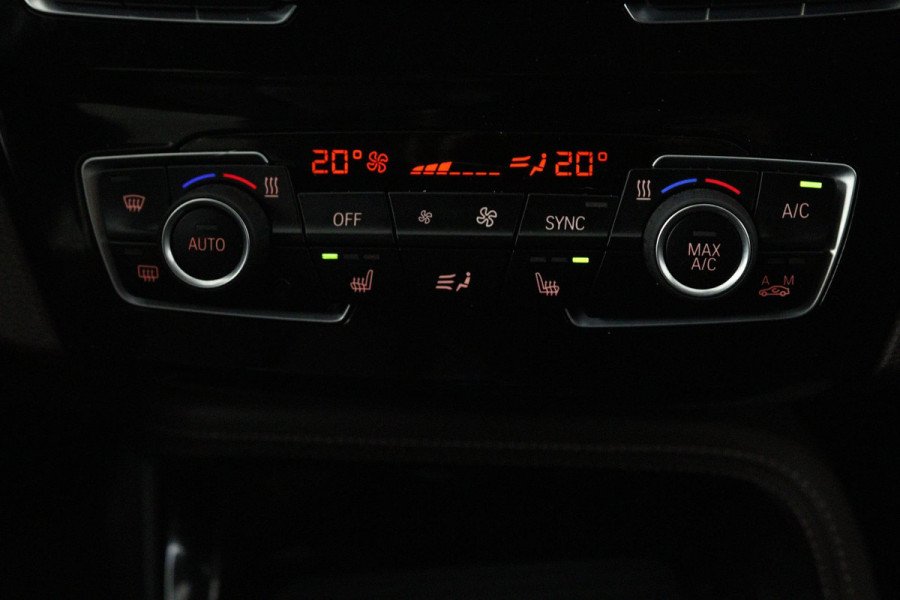BMW X1 SDrive18i Business Edition (NAVIGATIE, STOELVERWARMING, HEAD-UP, SFEEVERLICHTING, 1e EIGENAAR, DEALER ONDERHOUDEN) BMW X1 SDrive18i Business Edition (NAVIGATIE, STOELVERWARMING, HEAD-UP, SFEEVERLICHTING, 1e EIGENAAR, DEALER ONDERHOUDEN)