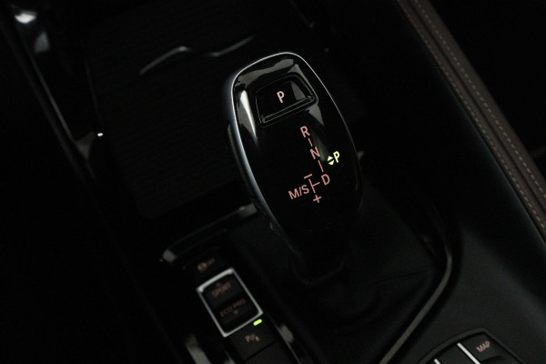 BMW X1 SDrive18i Business Edition (NAVIGATIE, STOELVERWARMING, HEAD-UP, SFEEVERLICHTING, 1e EIGENAAR, DEALER ONDERHOUDEN) BMW X1 SDrive18i Business Edition (NAVIGATIE, STOELVERWARMING, HEAD-UP, SFEEVERLICHTING, 1e EIGENAAR, DEALER ONDERHOUDEN)