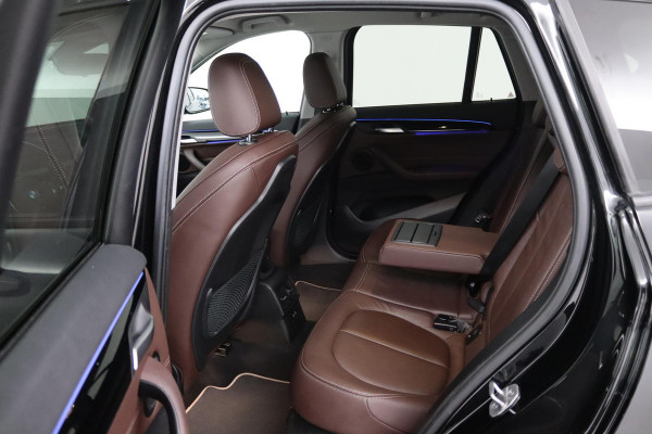 BMW X1 SDrive18i Business Edition (NAVIGATIE, STOELVERWARMING, HEAD-UP, SFEEVERLICHTING, 1e EIGENAAR, DEALER ONDERHOUDEN) BMW X1 SDrive18i Business Edition (NAVIGATIE, STOELVERWARMING, HEAD-UP, SFEEVERLICHTING, 1e EIGENAAR, DEALER ONDERHOUDEN)