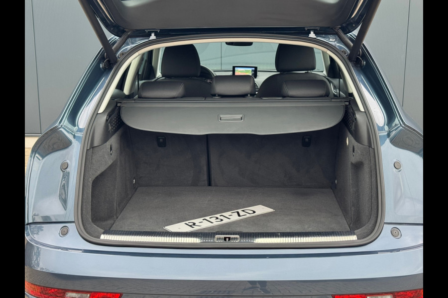 Audi Q3 1.4 TFSI Automaat Design Pro Line * Navigatie * Trekhaak * Keyless * Cruise Control * Audi Q3 1.4 TFSI Automaat Design Pro Line * Navigatie * Trekhaak * Keyless * Cruise Control *