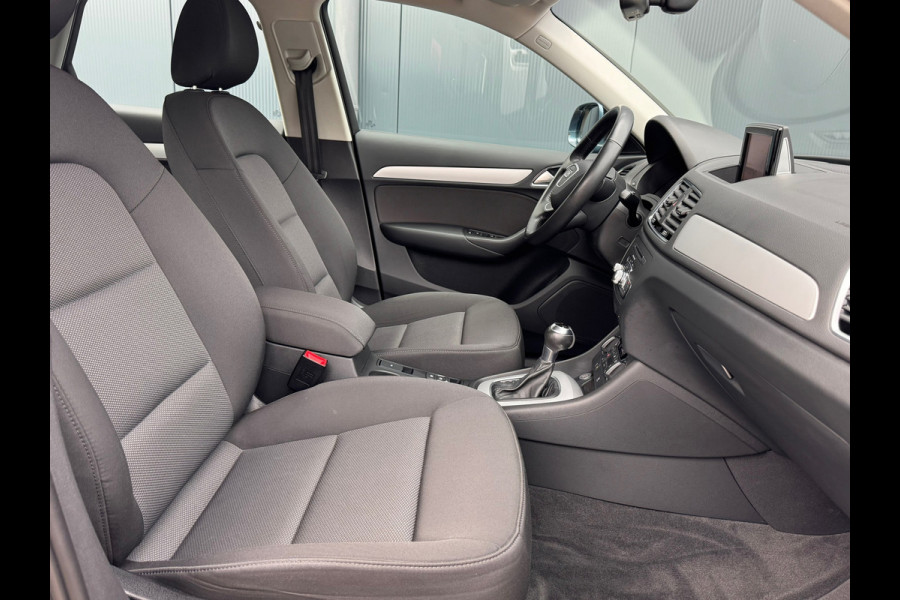 Audi Q3 1.4 TFSI Automaat Design Pro Line * Navigatie * Trekhaak * Keyless * Cruise Control * Audi Q3 1.4 TFSI Automaat Design Pro Line * Navigatie * Trekhaak * Keyless * Cruise Control *