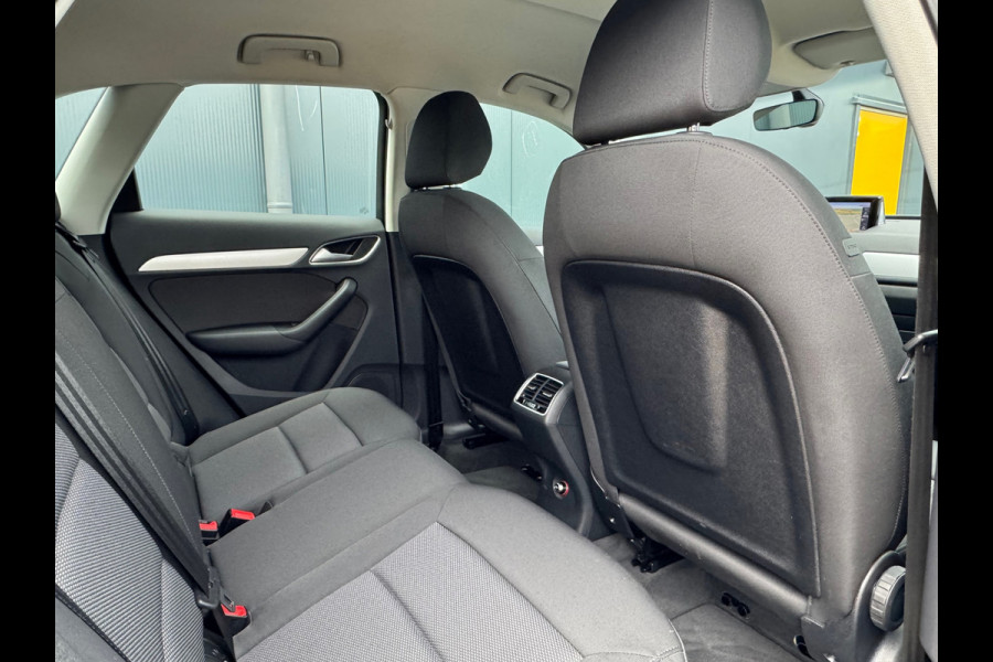 Audi Q3 1.4 TFSI Automaat Design Pro Line * Navigatie * Trekhaak * Keyless * Cruise Control * Audi Q3 1.4 TFSI Automaat Design Pro Line * Navigatie * Trekhaak * Keyless * Cruise Control *