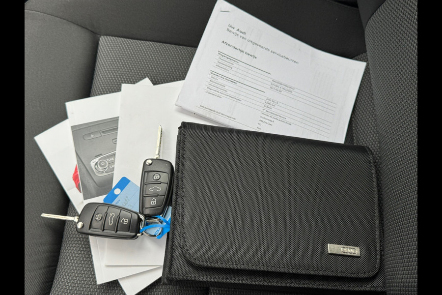 Audi Q3 1.4 TFSI Automaat Design Pro Line * Navigatie * Trekhaak * Keyless * Cruise Control * Audi Q3 1.4 TFSI Automaat Design Pro Line * Navigatie * Trekhaak * Keyless * Cruise Control *