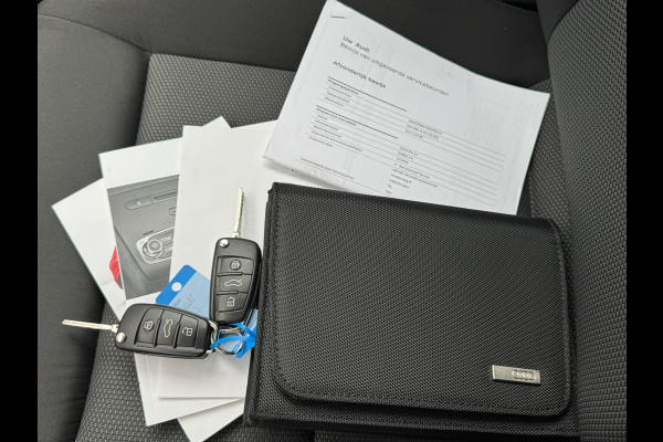 Audi Q3 1.4 TFSI Automaat Design Pro Line * Navigatie * Trekhaak * Keyless * Cruise Control * Audi Q3 1.4 TFSI Automaat Design Pro Line * Navigatie * Trekhaak * Keyless * Cruise Control *