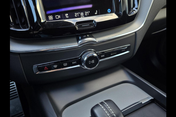 Volvo XC60 2.0 T8 Plug-in hybrid AWD R Design|Facelift!|PANO|HEADUP|HARMANKARDON Volvo XC60 2.0 T8 Plug-in hybrid AWD R Design|Facelift!|PANO|HEADUP|HARMANKARDON
