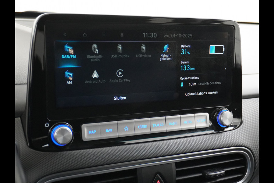 Hyundai KONA ELECTRIC EV Premium 64kWh Leer HUD Warmtepomp Adap.Cruise Apple Carplay Android Auto Navi Ecc Krell®-Hifi Audio Stoel-Stuurverwarming Stoelventilatie Blind-Spot Assistance Lane Assist 1e Eigenaar Origineel Nederlandse Auto