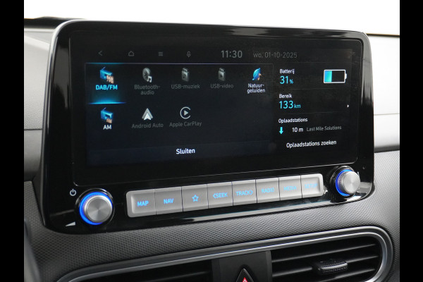 Hyundai KONA ELECTRIC EV Premium 64kWh Leer HUD Warmtepomp Adap.Cruise Apple Carplay Android Auto Navi Ecc Krell®-Hifi Audio Stoel-Stuurverwarming Stoelventilatie Blind-Spot Assistance Lane Assist 1e Eigenaar Origineel Nederlandse Auto