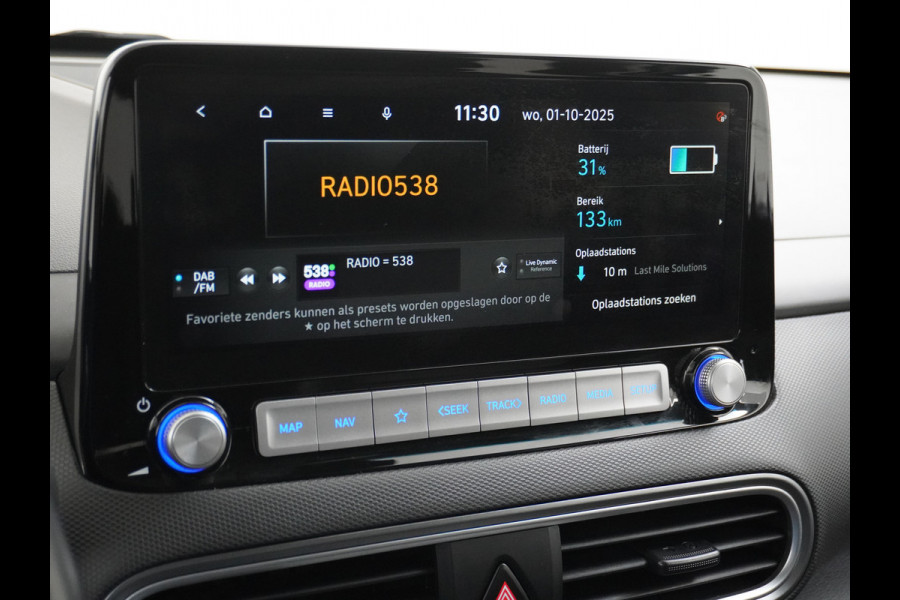 Hyundai KONA ELECTRIC EV Premium 64kWh Leer HUD Warmtepomp Adap.Cruise Apple Carplay Android Auto Navi Ecc Krell®-Hifi Audio Stoel-Stuurverwarming Stoelventilatie Blind-Spot Assistance Lane Assist 1e Eigenaar Origineel Nederlandse Auto
