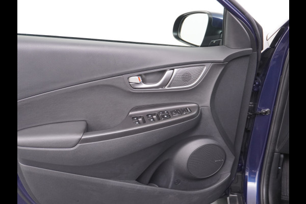 Hyundai KONA ELECTRIC EV Premium 64kWh Leer HUD Warmtepomp Adap.Cruise Apple Carplay Android Auto Navi Ecc Krell®-Hifi Audio Stoel-Stuurverwarming Stoelventilatie Blind-Spot Assistance Lane Assist 1e Eigenaar Origineel Nederlandse Auto