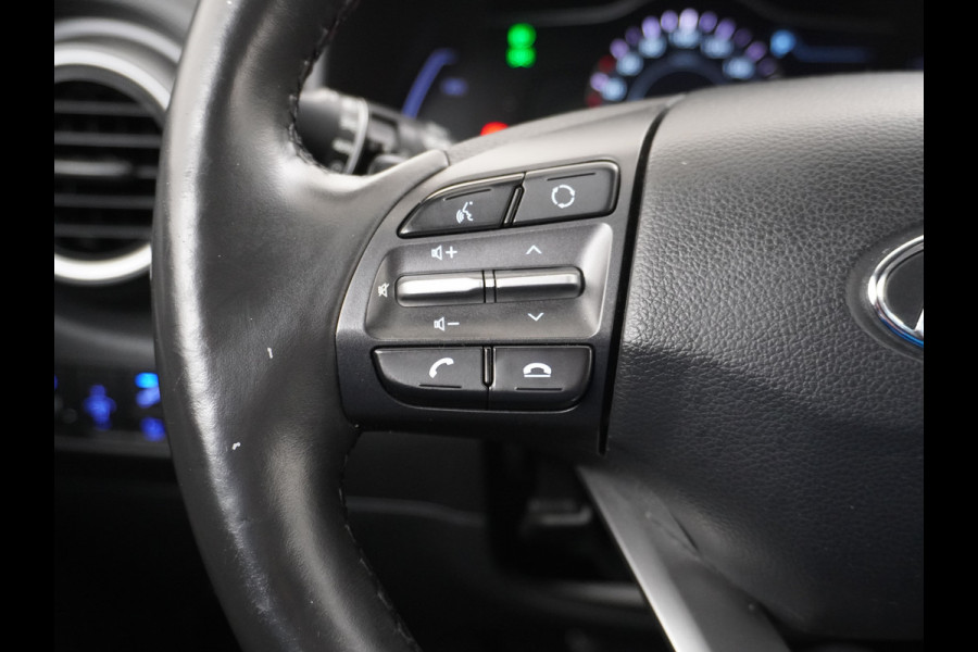 Hyundai KONA ELECTRIC EV Premium 64kWh Leer HUD Warmtepomp Adap.Cruise Apple Carplay Android Auto Navi Ecc Krell®-Hifi Audio Stoel-Stuurverwarming Stoelventilatie Blind-Spot Assistance Lane Assist 1e Eigenaar Origineel Nederlandse Auto