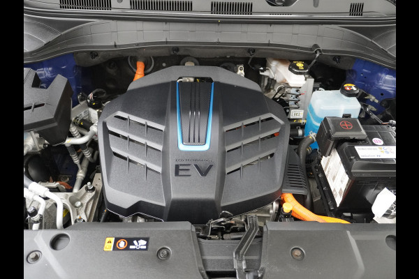 Hyundai KONA ELECTRIC EV Premium 64kWh Leer HUD Warmtepomp Adap.Cruise Apple Carplay Android Auto Navi Ecc Krell®-Hifi Audio Stoel-Stuurverwarming Stoelventilatie Blind-Spot Assistance Lane Assist 1e Eigenaar Origineel Nederlandse Auto