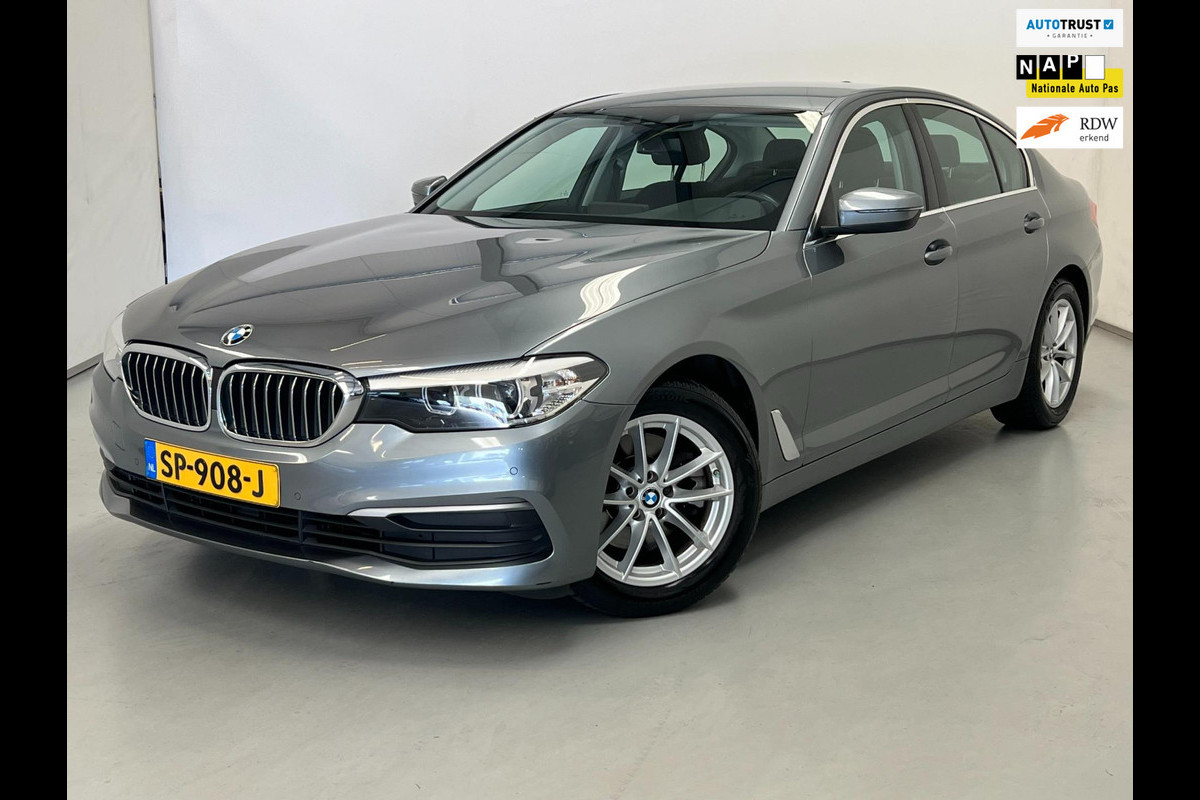 BMW 5 Serie 520i / NL-auto / Trekhaak / Stoelverwarming