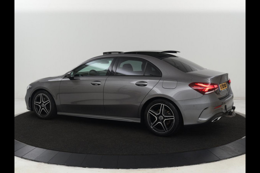 Mercedes-Benz A-Klasse 200 AMG | Panoramadak | Trekhaak | Carplay | Adaptive cruise | Stoelverwarming | Camera | Leder/Alcantara | Navigatie | Full LED | Sfeerverlichting | Park Assist Mercedes-Benz A-Klasse 200 AMG | Panoramadak | Trekhaak | Carplay | Adaptive cruise | Stoelverwarming | Camera | Leder/Alcantara | Navigatie | Full LED | Sfeerverlichting | Park Assist