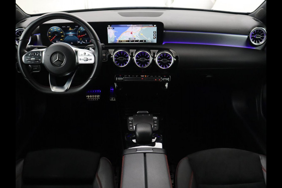Mercedes-Benz A-Klasse 200 AMG | Panoramadak | Trekhaak | Carplay | Adaptive cruise | Stoelverwarming | Camera | Leder/Alcantara | Navigatie | Full LED | Sfeerverlichting | Park Assist Mercedes-Benz A-Klasse 200 AMG | Panoramadak | Trekhaak | Carplay | Adaptive cruise | Stoelverwarming | Camera | Leder/Alcantara | Navigatie | Full LED | Sfeerverlichting | Park Assist