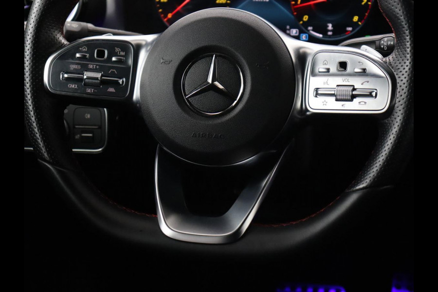 Mercedes-Benz A-Klasse 200 AMG | Panoramadak | Trekhaak | Carplay | Adaptive cruise | Stoelverwarming | Camera | Leder/Alcantara | Navigatie | Full LED | Sfeerverlichting | Park Assist Mercedes-Benz A-Klasse 200 AMG | Panoramadak | Trekhaak | Carplay | Adaptive cruise | Stoelverwarming | Camera | Leder/Alcantara | Navigatie | Full LED | Sfeerverlichting | Park Assist