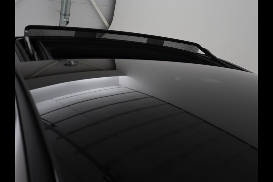 Mercedes-Benz A-Klasse 200 AMG | Panoramadak | Trekhaak | Carplay | Adaptive cruise | Stoelverwarming | Camera | Leder/Alcantara | Navigatie | Full LED | Sfeerverlichting | Park Assist Mercedes-Benz A-Klasse 200 AMG | Panoramadak | Trekhaak | Carplay | Adaptive cruise | Stoelverwarming | Camera | Leder/Alcantara | Navigatie | Full LED | Sfeerverlichting | Park Assist