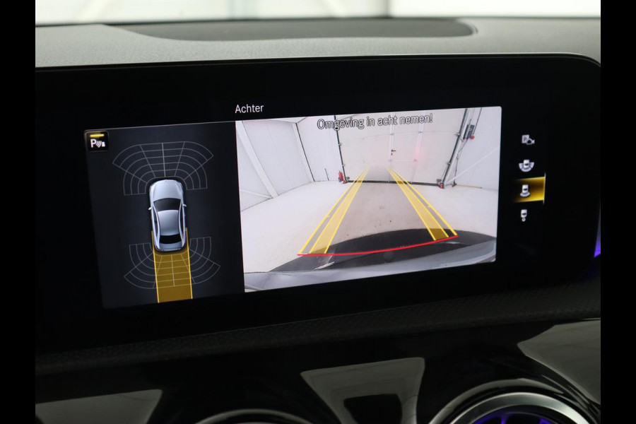 Mercedes-Benz A-Klasse 200 AMG | Panoramadak | Trekhaak | Carplay | Adaptive cruise | Stoelverwarming | Camera | Leder/Alcantara | Navigatie | Full LED | Sfeerverlichting | Park Assist Mercedes-Benz A-Klasse 200 AMG | Panoramadak | Trekhaak | Carplay | Adaptive cruise | Stoelverwarming | Camera | Leder/Alcantara | Navigatie | Full LED | Sfeerverlichting | Park Assist
