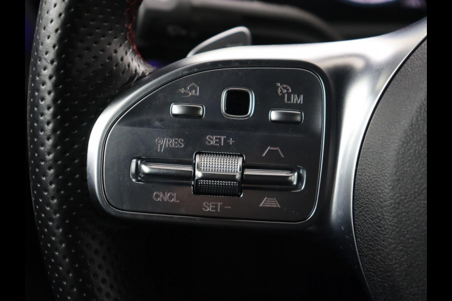 Mercedes-Benz A-Klasse 200 AMG | Panoramadak | Trekhaak | Carplay | Adaptive cruise | Stoelverwarming | Camera | Leder/Alcantara | Navigatie | Full LED | Sfeerverlichting | Park Assist Mercedes-Benz A-Klasse 200 AMG | Panoramadak | Trekhaak | Carplay | Adaptive cruise | Stoelverwarming | Camera | Leder/Alcantara | Navigatie | Full LED | Sfeerverlichting | Park Assist