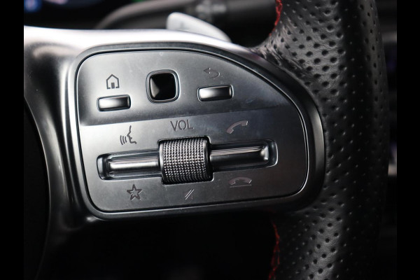 Mercedes-Benz A-Klasse 200 AMG | Panoramadak | Trekhaak | Carplay | Adaptive cruise | Stoelverwarming | Camera | Leder/Alcantara | Navigatie | Full LED | Sfeerverlichting | Park Assist Mercedes-Benz A-Klasse 200 AMG | Panoramadak | Trekhaak | Carplay | Adaptive cruise | Stoelverwarming | Camera | Leder/Alcantara | Navigatie | Full LED | Sfeerverlichting | Park Assist