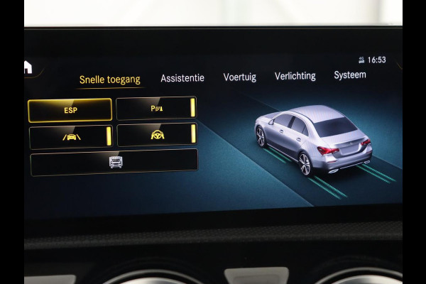 Mercedes-Benz A-Klasse 200 AMG | Panoramadak | Trekhaak | Carplay | Adaptive cruise | Stoelverwarming | Camera | Leder/Alcantara | Navigatie | Full LED | Sfeerverlichting | Park Assist Mercedes-Benz A-Klasse 200 AMG | Panoramadak | Trekhaak | Carplay | Adaptive cruise | Stoelverwarming | Camera | Leder/Alcantara | Navigatie | Full LED | Sfeerverlichting | Park Assist