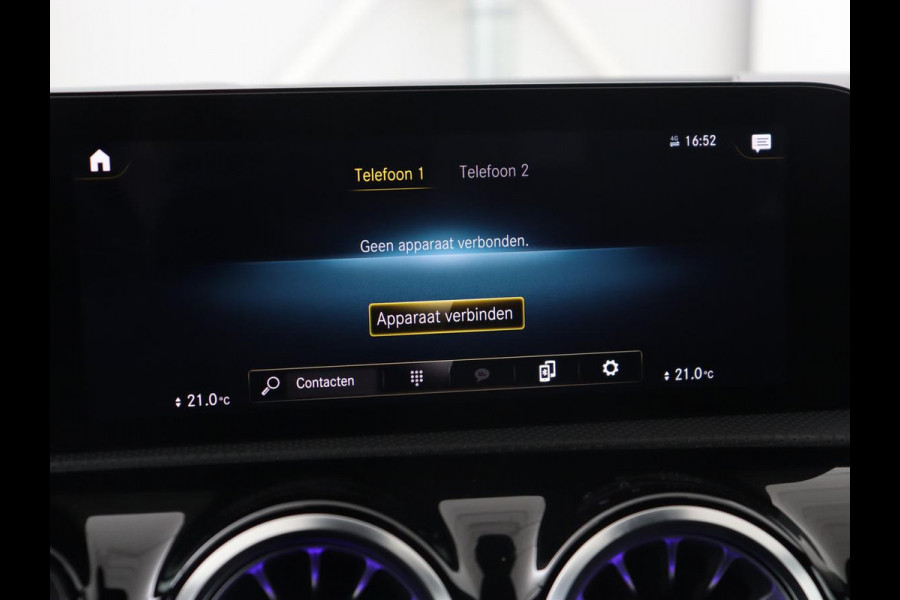 Mercedes-Benz A-Klasse 200 AMG | Panoramadak | Trekhaak | Carplay | Adaptive cruise | Stoelverwarming | Camera | Leder/Alcantara | Navigatie | Full LED | Sfeerverlichting | Park Assist Mercedes-Benz A-Klasse 200 AMG | Panoramadak | Trekhaak | Carplay | Adaptive cruise | Stoelverwarming | Camera | Leder/Alcantara | Navigatie | Full LED | Sfeerverlichting | Park Assist