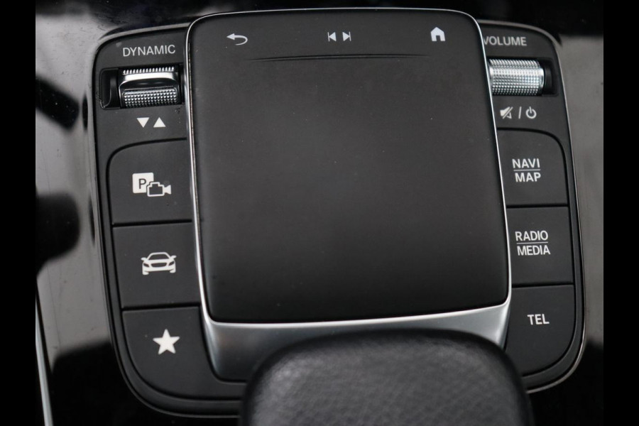 Mercedes-Benz A-Klasse 200 AMG | Panoramadak | Trekhaak | Carplay | Adaptive cruise | Stoelverwarming | Camera | Leder/Alcantara | Navigatie | Full LED | Sfeerverlichting | Park Assist Mercedes-Benz A-Klasse 200 AMG | Panoramadak | Trekhaak | Carplay | Adaptive cruise | Stoelverwarming | Camera | Leder/Alcantara | Navigatie | Full LED | Sfeerverlichting | Park Assist