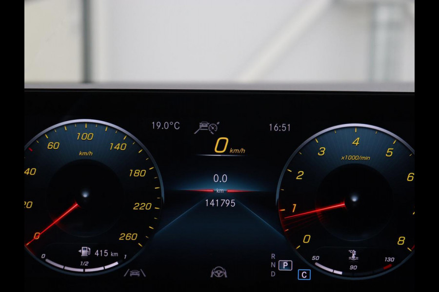 Mercedes-Benz A-Klasse 200 AMG | Panoramadak | Trekhaak | Carplay | Adaptive cruise | Stoelverwarming | Camera | Leder/Alcantara | Navigatie | Full LED | Sfeerverlichting | Park Assist Mercedes-Benz A-Klasse 200 AMG | Panoramadak | Trekhaak | Carplay | Adaptive cruise | Stoelverwarming | Camera | Leder/Alcantara | Navigatie | Full LED | Sfeerverlichting | Park Assist