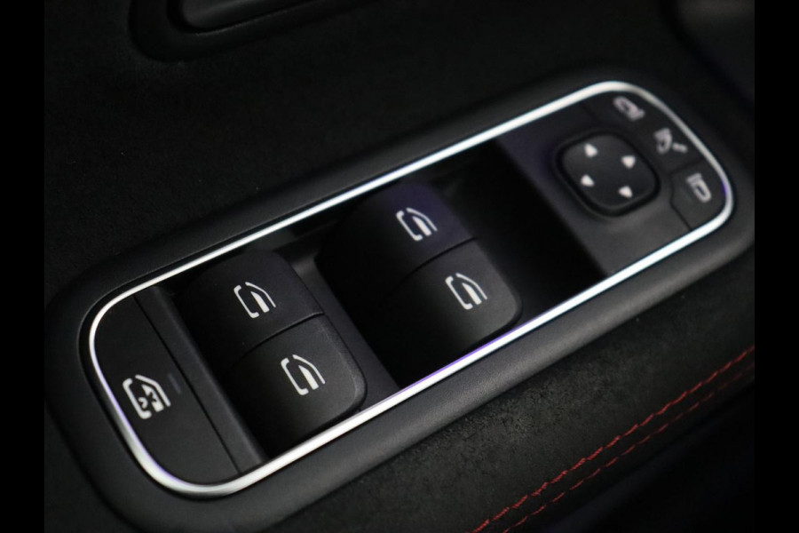 Mercedes-Benz A-Klasse 200 AMG | Panoramadak | Trekhaak | Carplay | Adaptive cruise | Stoelverwarming | Camera | Leder/Alcantara | Navigatie | Full LED | Sfeerverlichting | Park Assist Mercedes-Benz A-Klasse 200 AMG | Panoramadak | Trekhaak | Carplay | Adaptive cruise | Stoelverwarming | Camera | Leder/Alcantara | Navigatie | Full LED | Sfeerverlichting | Park Assist