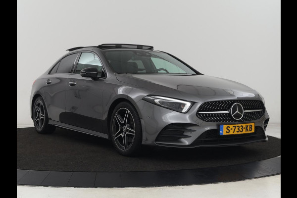 Mercedes-Benz A-Klasse 200 AMG | Panoramadak | Trekhaak | Carplay | Adaptive cruise | Stoelverwarming | Camera | Leder/Alcantara | Navigatie | Full LED | Sfeerverlichting | Park Assist Mercedes-Benz A-Klasse 200 AMG | Panoramadak | Trekhaak | Carplay | Adaptive cruise | Stoelverwarming | Camera | Leder/Alcantara | Navigatie | Full LED | Sfeerverlichting | Park Assist