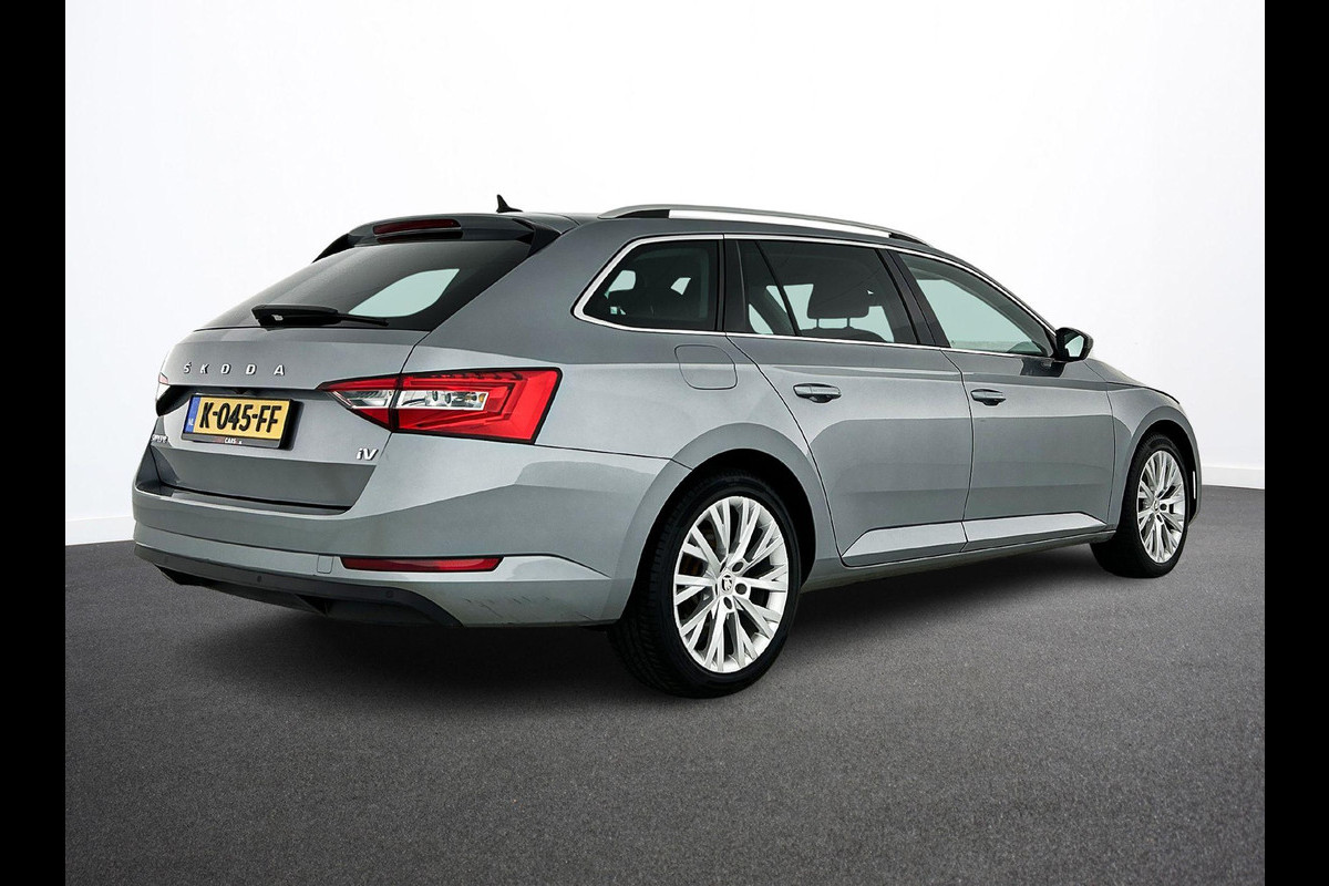 Škoda Superb Combi 1.4 TSI iV Business Edition Plus PHEV Airco ECC Navi Carplay Adaptive Cruise 18" LM Velgen Leder/Alcantara Virtual Cockpit El Achterklep Full LED Stoelverwarming Škoda Superb Combi 1.4 TSI iV Business Edition Plus PHEV Airco ECC Navi Carplay Adaptive Cruise 18" LM Velgen Leder/Alcantara Virtual Cockpit El Achterklep Full LED Stoelverwarming