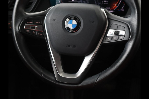 BMW 1-serie 116d High Executive | Sport Line | Leder | Stoelverwarming | Carplay | Sportstoelen | Navigatie | Parkeerhulp | Live Cockpit | Climate control | Full LED | Cruise control