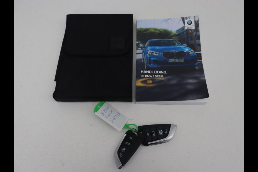 BMW 1-serie 116d High Executive | Sport Line | Leder | Stoelverwarming | Carplay | Sportstoelen | Navigatie | Parkeerhulp | Live Cockpit | Climate control | Full LED | Cruise control