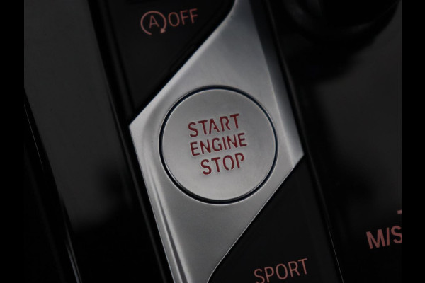 BMW 1-serie 116d High Executive | Sport Line | Leder | Stoelverwarming | Carplay | Sportstoelen | Navigatie | Parkeerhulp | Live Cockpit | Climate control | Full LED | Cruise control