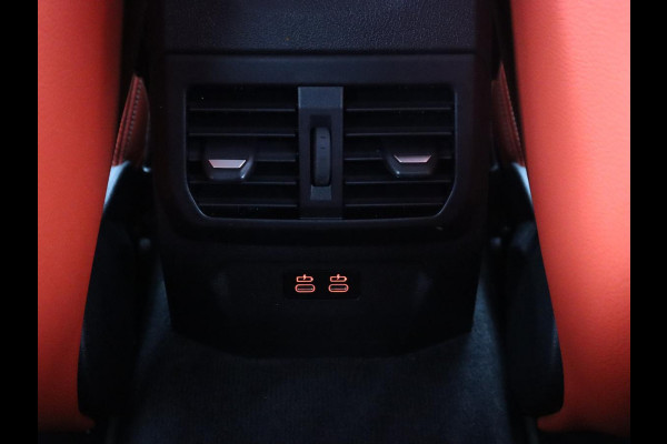 BMW 1-serie 116d High Executive | Sport Line | Leder | Stoelverwarming | Carplay | Sportstoelen | Navigatie | Parkeerhulp | Live Cockpit | Climate control | Full LED | Cruise control