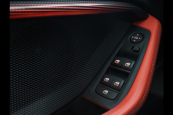 BMW 1-serie 116d High Executive | Sport Line | Leder | Stoelverwarming | Carplay | Sportstoelen | Navigatie | Parkeerhulp | Live Cockpit | Climate control | Full LED | Cruise control