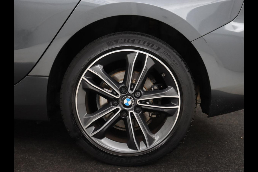 BMW 1-serie 116d High Executive | Sport Line | Leder | Stoelverwarming | Carplay | Sportstoelen | Navigatie | Parkeerhulp | Live Cockpit | Climate control | Full LED | Cruise control