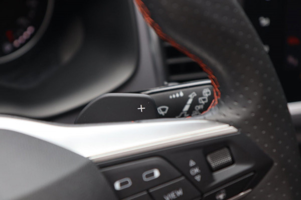 Seat Ateca 1.5 TSI FR / PANODAK / KEYLESS / ACC / CAMERA / CARPLAY