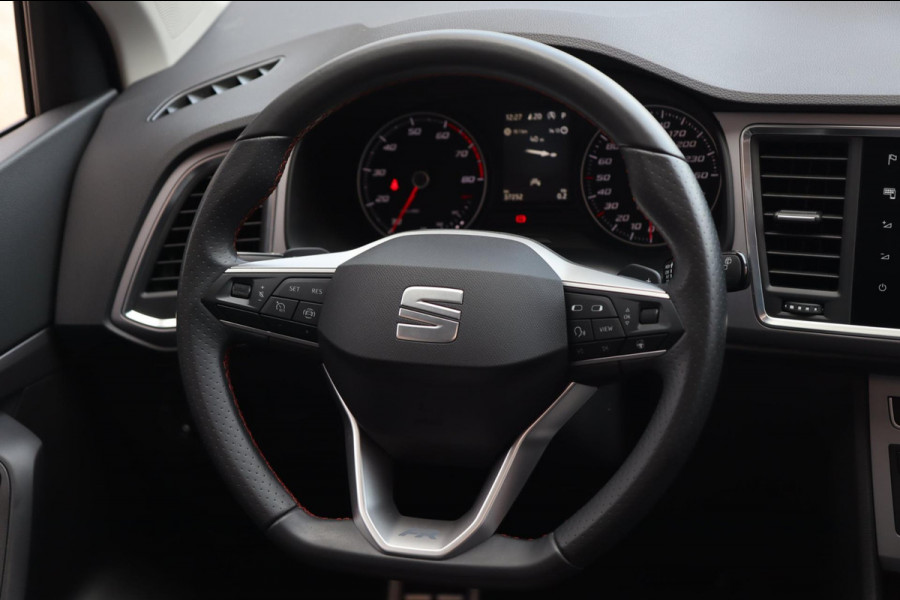 Seat Ateca 1.5 TSI FR / PANODAK / KEYLESS / ACC / CAMERA / CARPLAY