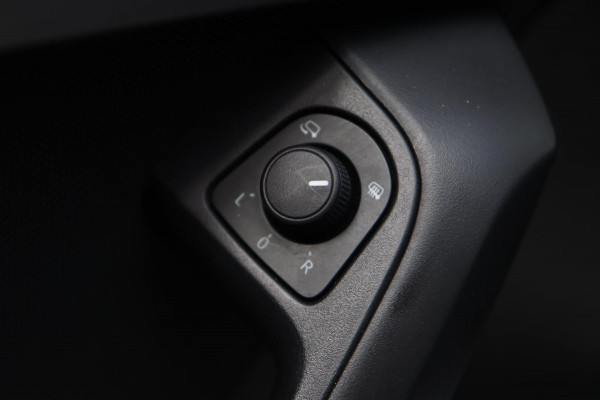 Seat Ateca 1.5 TSI FR / PANODAK / KEYLESS / ACC / CAMERA / CARPLAY