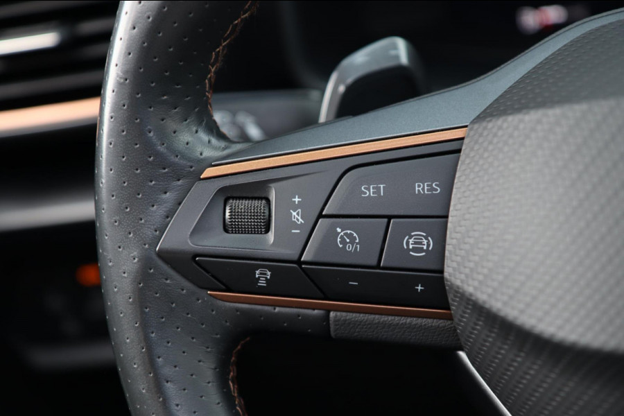 CUPRA Formentor 1.5 TSI / PANODAK / KUIPSTOELEN / MEMORY / CAMERA / LEDER / KEYLESS