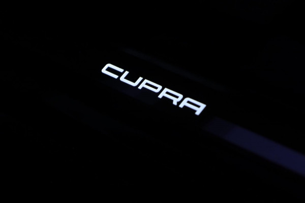 CUPRA Formentor 1.5 TSI / PANODAK / KUIPSTOELEN / MEMORY / CAMERA / LEDER / KEYLESS