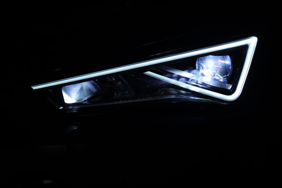 CUPRA Formentor 1.5 TSI / PANODAK / KUIPSTOELEN / MEMORY / CAMERA / LEDER / KEYLESS