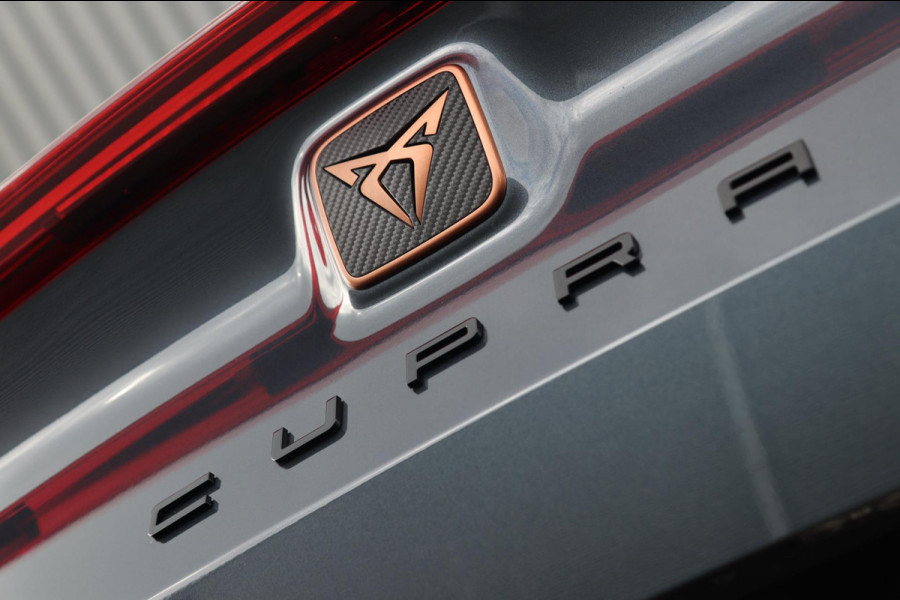 CUPRA Formentor 1.5 TSI / PANODAK / KUIPSTOELEN / MEMORY / CAMERA / LEDER / KEYLESS