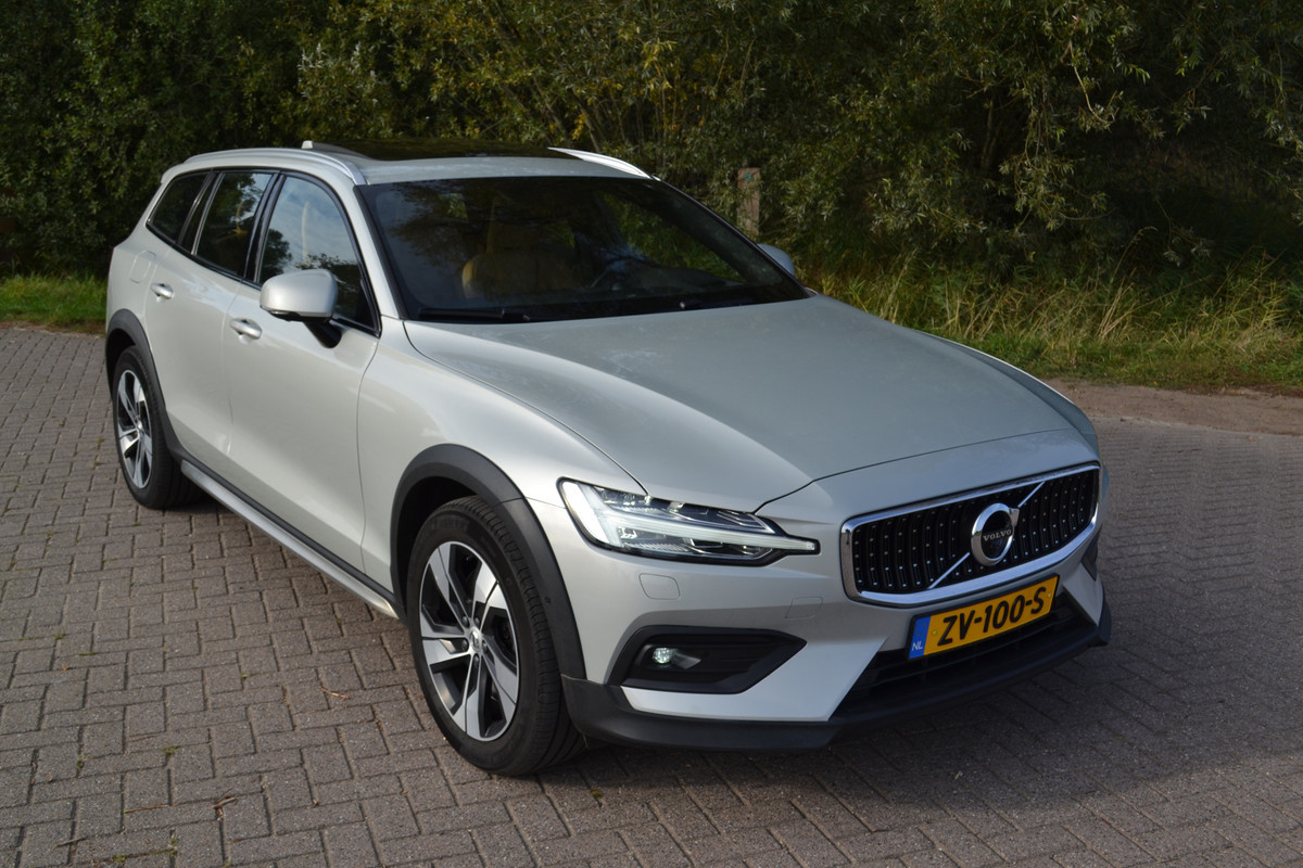 Volvo V60 Cross Country 2.0 T5 AWD Pro Polestar Engineered NW STAAT Volvo V60 Cross Country 2.0 T5 AWD Pro Polestar Engineered NW STAAT