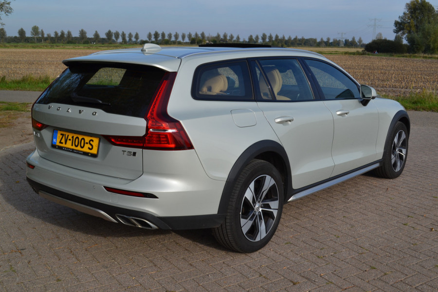 Volvo V60 Cross Country 2.0 T5 AWD Pro Polestar Engineered NW STAAT