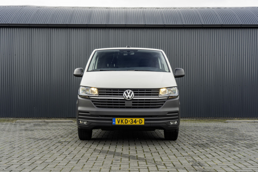 Volkswagen Transporter T6.1 2.0 TDI | L2H1 | Automaat | CarPlay | Navigatie | Cruise | Airco | PDC | Euro 6 Volkswagen Transporter T6.1 2.0 TDI | L2H1 | Automaat | CarPlay | Navigatie | Cruise | Airco | PDC | Euro 6
