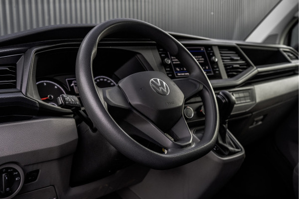 Volkswagen Transporter T6.1 2.0 TDI | L2H1 | Automaat | CarPlay | Navigatie | Cruise | Airco | PDC | Euro 6 Volkswagen Transporter T6.1 2.0 TDI | L2H1 | Automaat | CarPlay | Navigatie | Cruise | Airco | PDC | Euro 6